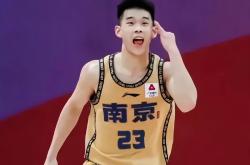 乐鱼体育app下载-雄火队前场球员取代后场球员成为得分王