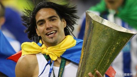 法尔考复出闪耀，利物浦逆转晋级，欧冠疯狂轰炸