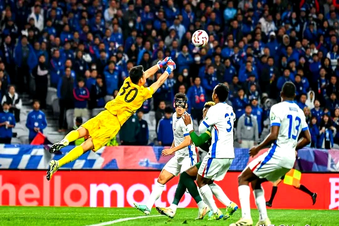 包含完美配合的传中射门，球队稳步领先对手的词条