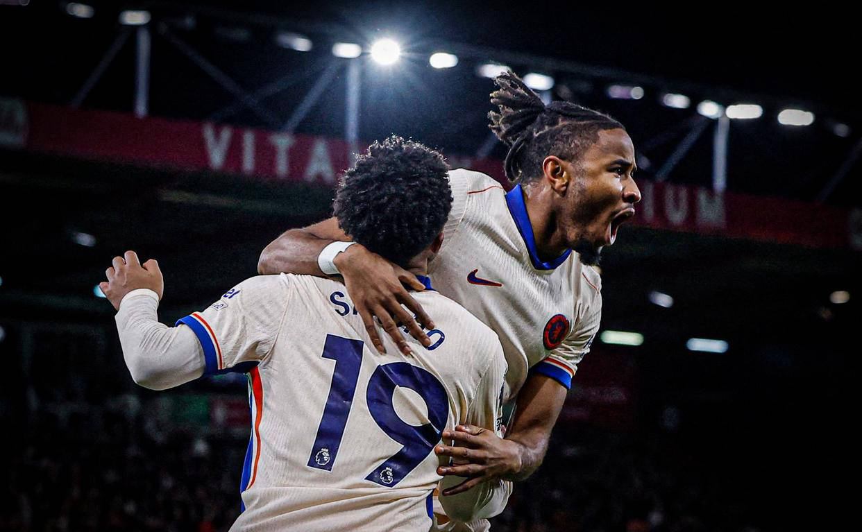 AC米兰正式官宣新援加盟，打造更强大的阵容迎接新赛季的简单介绍