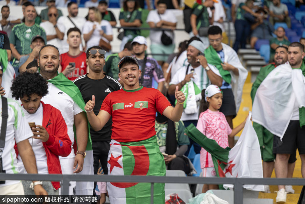 关于阿波尔球迷狂欢球队拿下首场胜利的信息 关于阿波尔球迷狂欢球队拿下首场胜利的信息