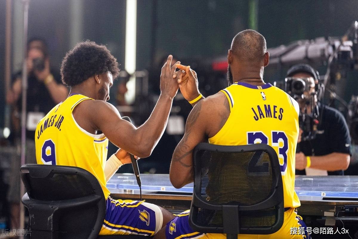 勇士击败湖人，取得赛季第五连胜