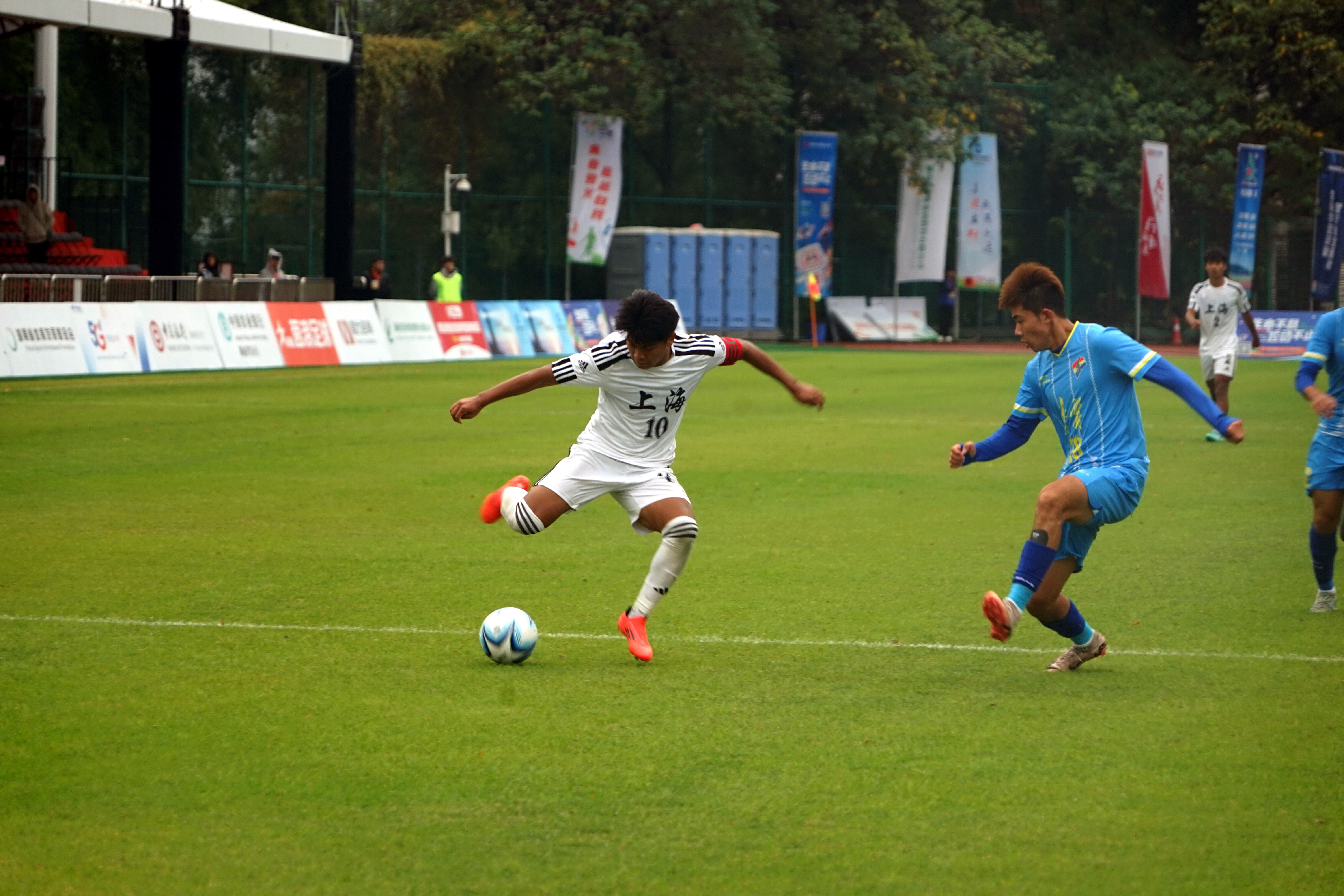 沙特队员发挥出色,帮助球队获胜 沙特队员发挥出色,帮助球队获胜