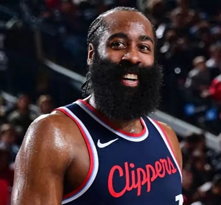 关于尼克斯球星在社交媒体上晒出训练照片,展现备战状态的信息 关于尼克斯球星在社交媒体上晒出训练照片,展现备战状态的信息