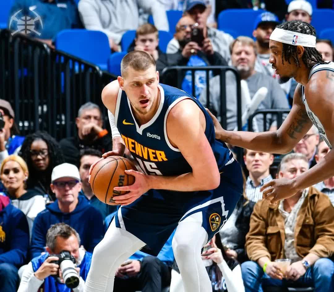 掘金客场战胜小牛,约基奇贡献三双数据 掘金客场战胜小牛,约基奇贡献三双数据