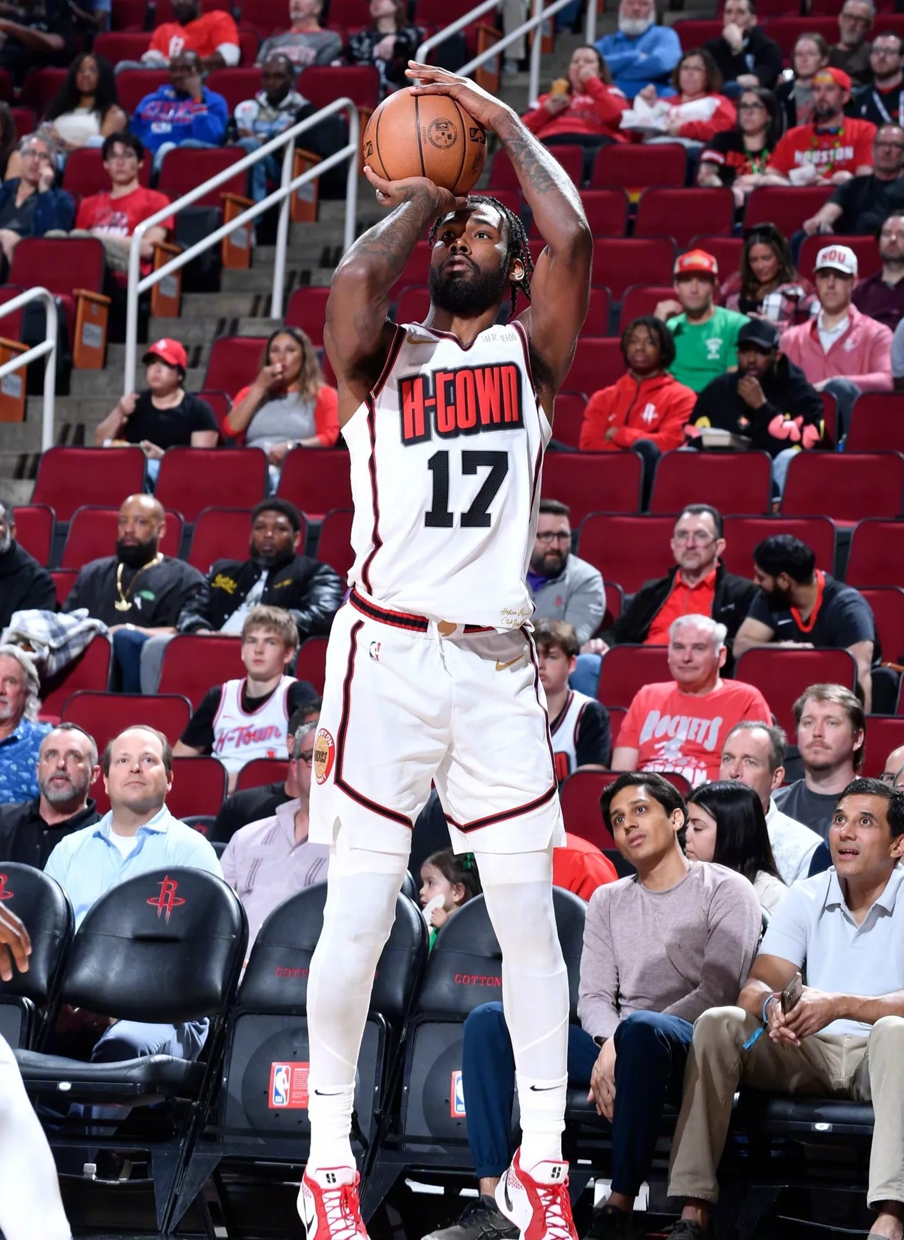 火箭主场擒马刺,取得关键胜利的简单介绍 火箭主场擒马刺,取得关键胜利的简单介绍