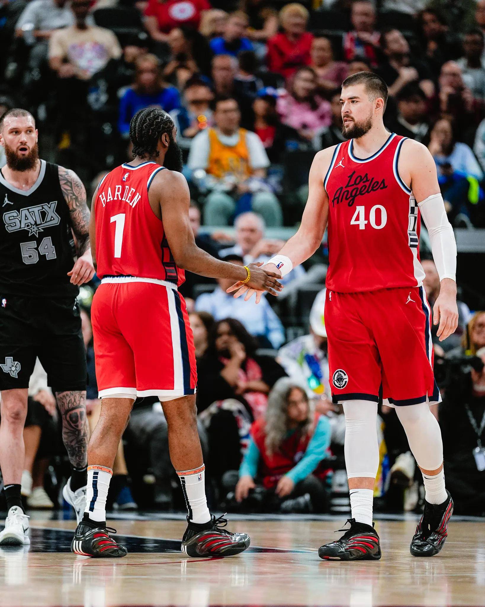 火箭主场擒马刺,取得关键胜利的简单介绍 火箭主场擒马刺,取得关键胜利的简单介绍