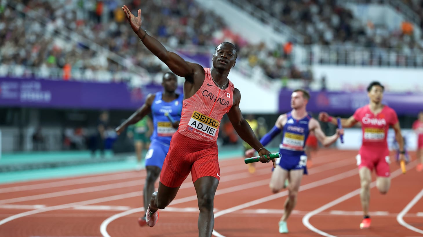 加拿大队在比赛中获得胜利，赢得冠军